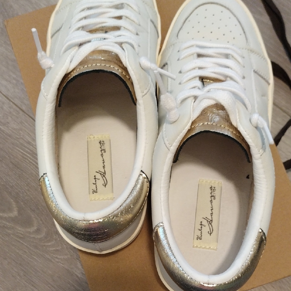 Vintage Havana Cream and Gold Women's Shoes - Picture 5 of 16